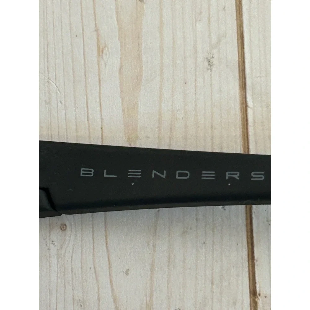 Blenders Eclipse X2 Sunglasses Polarized Jet Line Satin Black Smoke